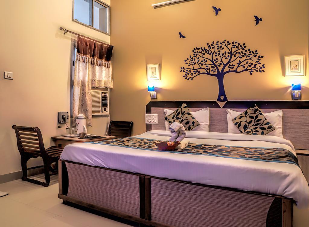 אודייפור Hotel Laxmi Palace מראה חיצוני תמונה