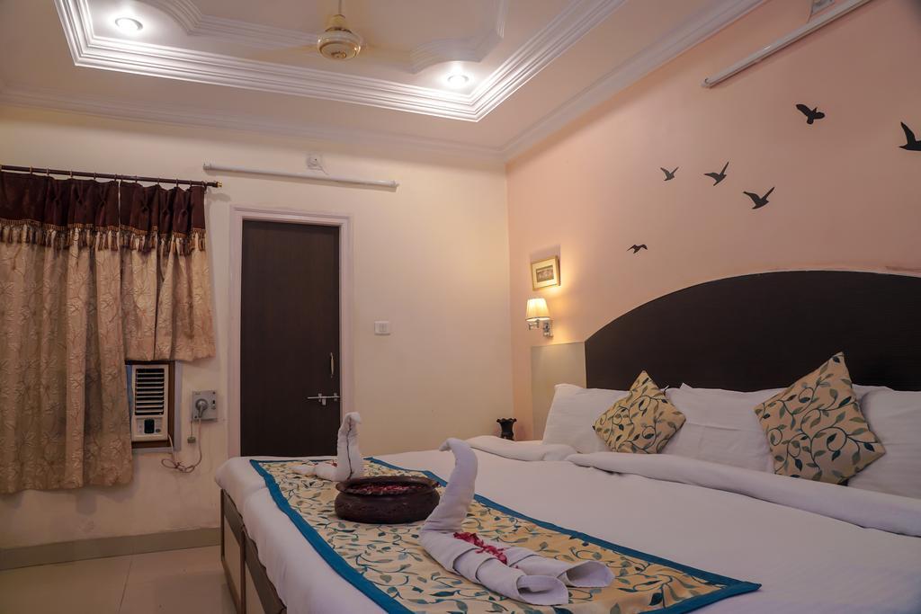 אודייפור Hotel Laxmi Palace מראה חיצוני תמונה